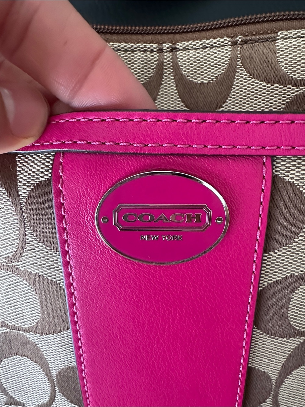 Coach Crossbody Signature Canvas with Hot Pink Trim - Picture 3 of 11